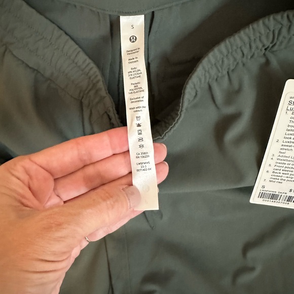 Lululemon Luxtreme Mid-Rise Straight-Leg Pant size S NEW WITH TAGS - Picture 4 of 9